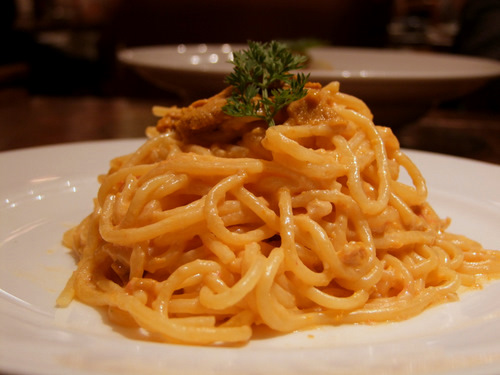 「仙台 ハミングバードの生パスタ モッツァレラとバジルのアマトリチャーナ」_a0000029_1355294.jpg