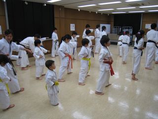 手稲教室 馬飛び、約束組手 楽しみました!_c0118332_21574625.jpg