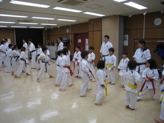 手稲教室 馬飛び、約束組手 楽しみました!_c0118332_21592049.jpg