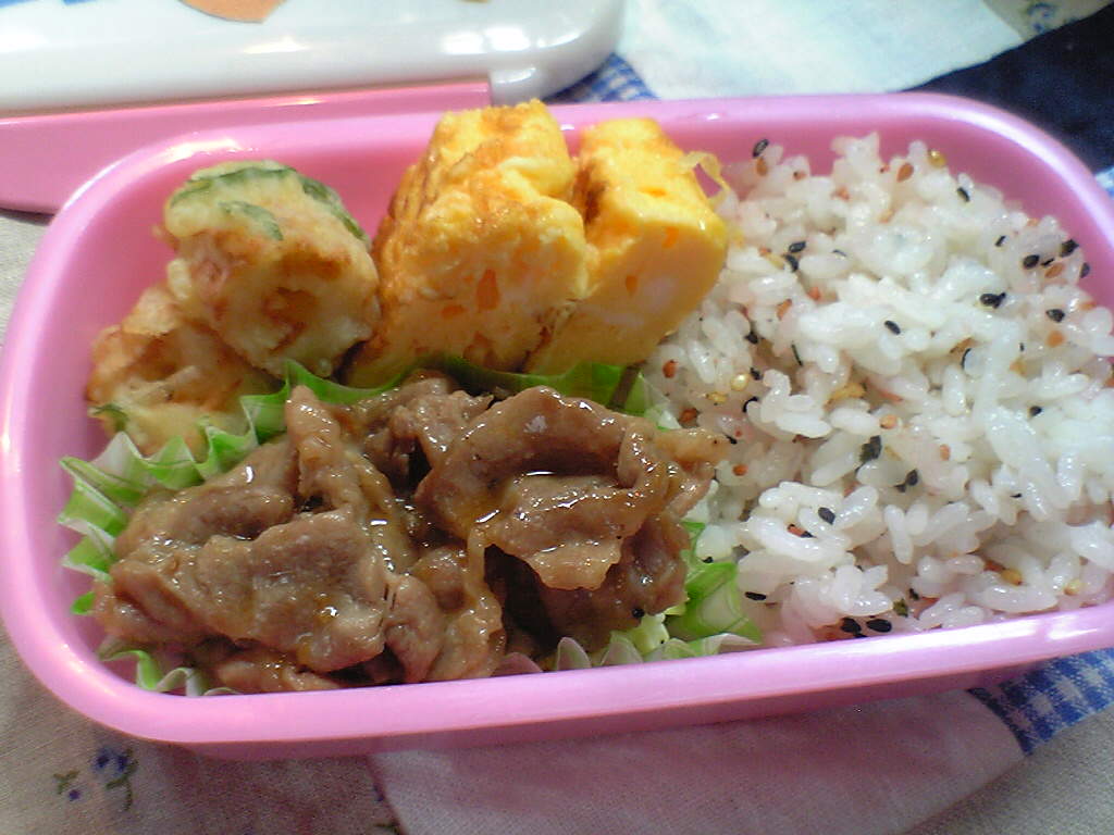 ５月２３日から２７日までのお弁当_b0137234_1647141.jpg