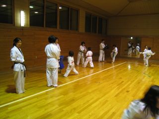 麻生道場 親子型、夫婦型、仲間型!_c0118332_2214496.jpg