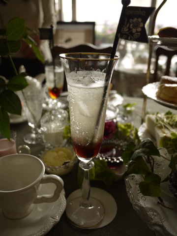 Afternoon tea party_f0180147_1138499.jpg