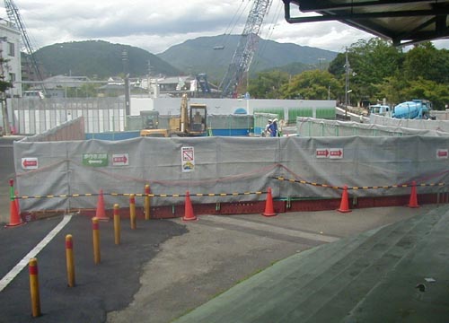 ●嵐山駅前の変化、その107(円形階段、駅舎から広場)_d0053294_11563249.jpg