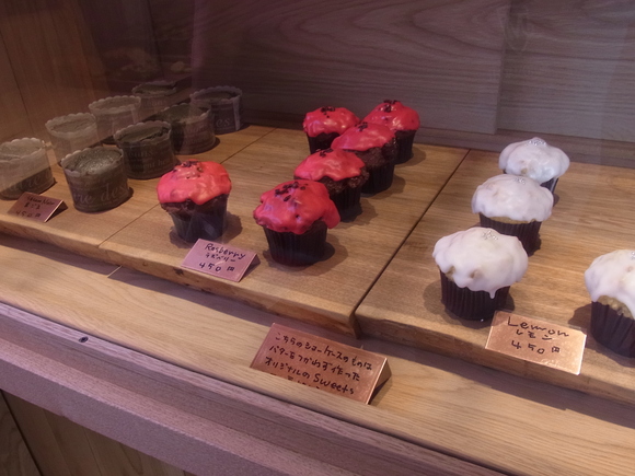 横浜元町に、ケーキショップCafe-Ricoオープン (記:藤本紀久子)_a0195310_18421217.jpg