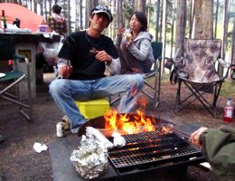 久々の『キャンプ場での焚き火BBQ』でバンフ友人集合_b0051109_11782.jpg