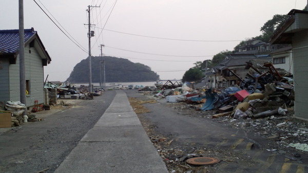 道路工事と高台の小さな公園【2017/7/31】_b0219510_22464420.jpg