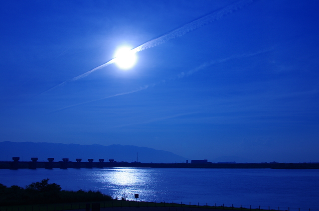青い夕日 Self Portrait 青空と風景をここに