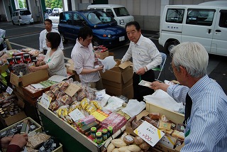 市民バザー＆子育てお母さん懇談会_d0050503_722632.jpg