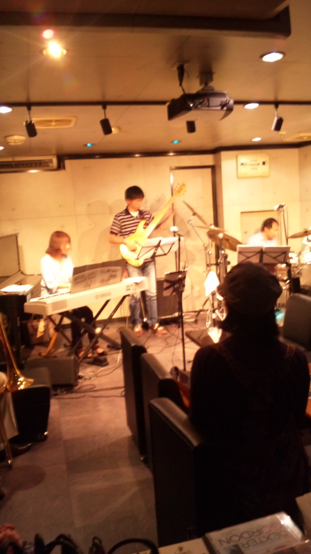 66月曜日 今日のライブ _b0115606_11502319.jpg