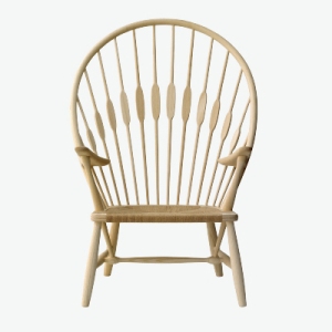 ハンス・J・ウェグナーの椅子の展示_a0167750_10365517.jpg