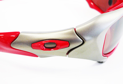 2011年OAKLEY&DUCATI Wネームニューモデル入荷!_c0003493_9281147.jpg