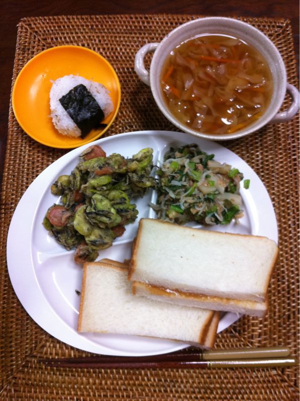 今日の給食 そらまめひじきかき揚げ_b0188106_123107.jpg
