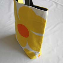 北欧のトートバッグ_a0166313_19155944.jpg