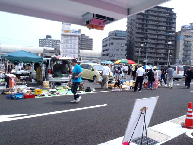 船橋競馬場フリーマーケットの様子 こっとん号 車長の日々