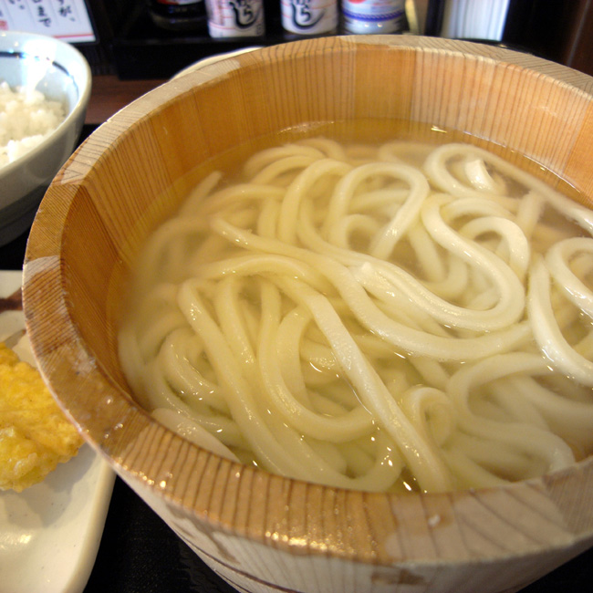 丸亀製麺 美里店 今日は釜揚げ 簡易天丼 ちゅらかじとがちまやぁ