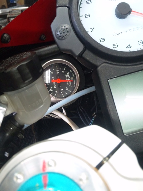 電気式燃料噴射装置。_a0163159_1384766.jpg