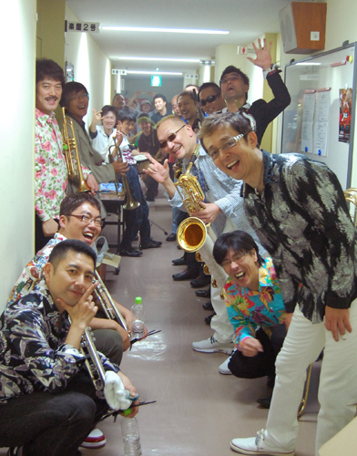 熱帯JAZZ楽団函館市民会館コンサート＆打ち上げ : カルロス菅野 熱帯日記