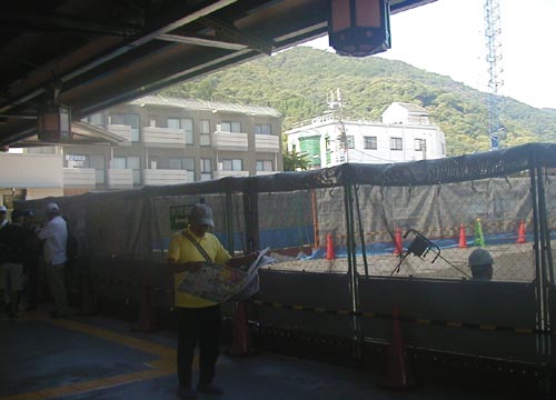 ●嵐山駅前の変化、その１１０（円形階段、駅舎から広場）_d0053294_18224346.jpg