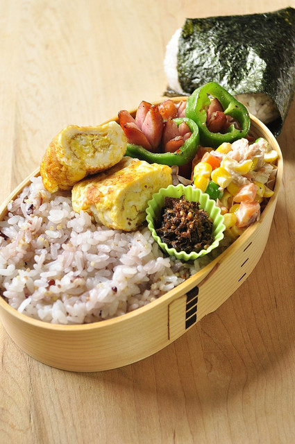 玉子焼きとウインナーのお弁当_b0171098_8413736.jpg