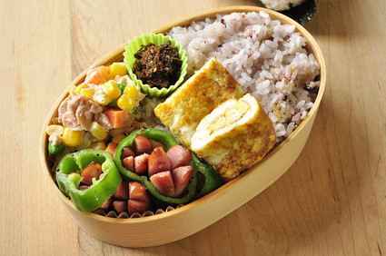 玉子焼きとウインナーのお弁当_b0171098_925494.jpg