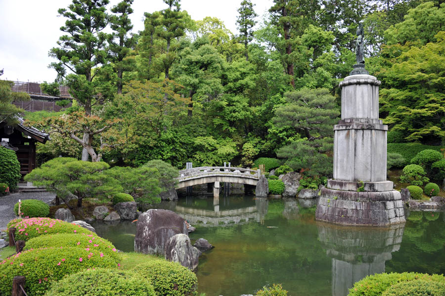 知恩院と祇園の町並み (京都)_a0042310_1131368.jpg