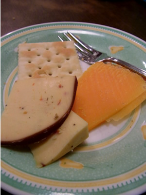 今月のチーズをご紹介〜お父さんのための大人のチーズ！_c0069047_1484262.jpg