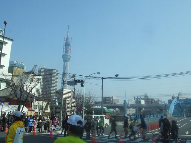 東京マラソン2011 飴とお汁粉をゲットして_a0015766_23242296.jpg