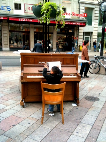 Pianos in Geneva_c0201334_21245097.jpg