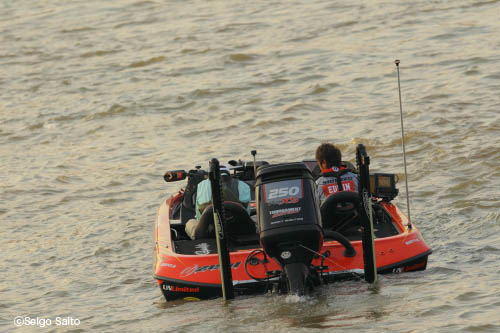 Bassmaster Elite Series #7 Arkansas River 初日_a0097491_8463994.jpg