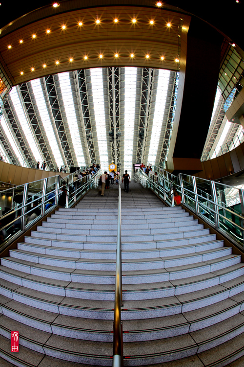 OSAKA STATION CITY \"Steps\". June 2011_c0187744_2344594.jpg