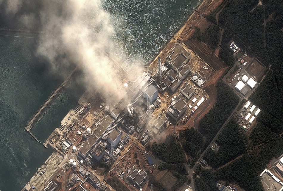 4号機が徐々に崩壊過程にある:4号機は生きている!?_e0171614_8391520.jpg
