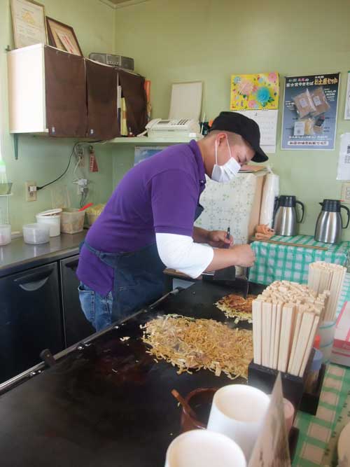 【静岡呑んだくれツアー その① 富士宮焼きそば 「虹屋ミミ」（富士宮市）編】_a0005436_15124149.jpg