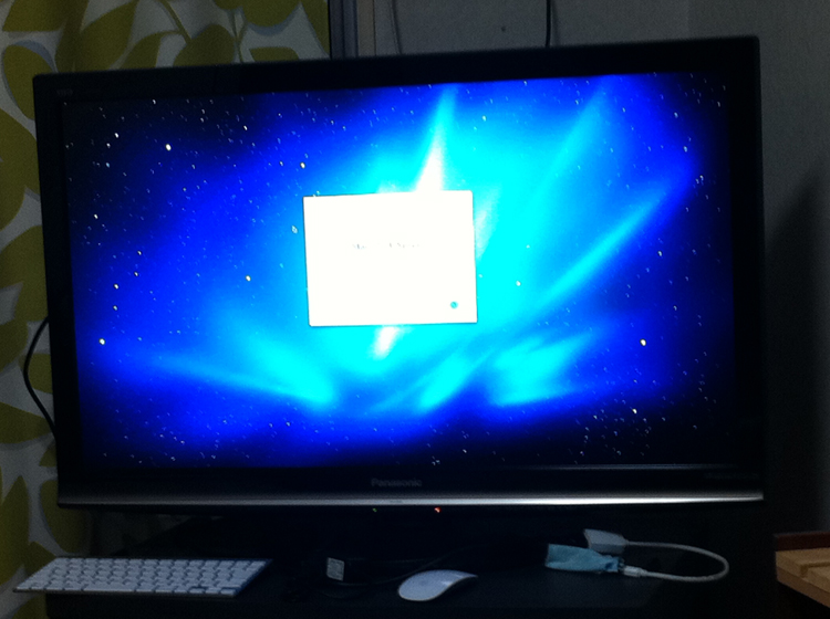 mac mini server をHDMIケーブルでテレビにつないだ_f0104645_213554.jpg