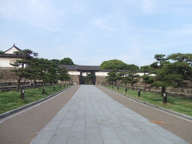 Otemon Gates in Osaka Castle Site_e0046748_14461739.jpg