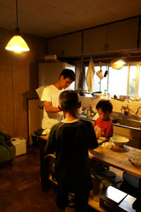 土鍋で餃子を焼く(研究中)_e0080369_11344438.jpg