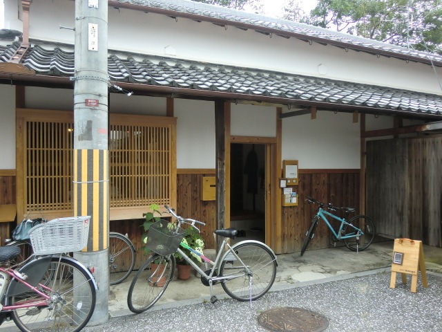 寺内町(じないまち)_a0164280_16423293.jpg