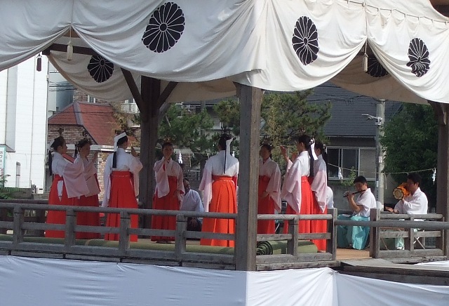 Rice Planting Ritual, 2011 _e0046748_188370.jpg