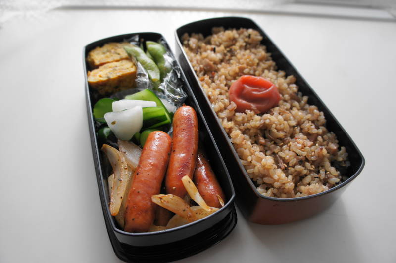 きのこの炊き込みご飯弁当_c0114900_9341934.jpg