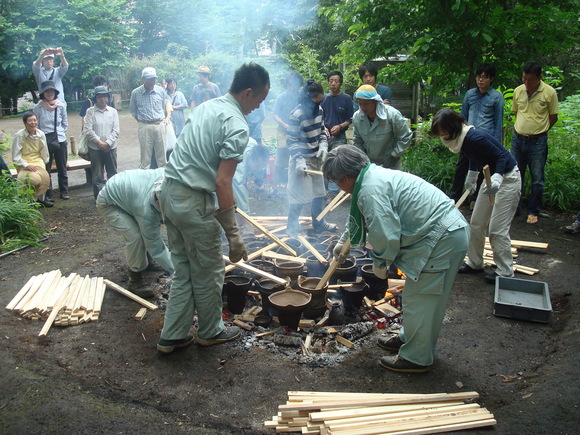 土器焼き: firing replicated pottery_a0186568_0594964.jpg