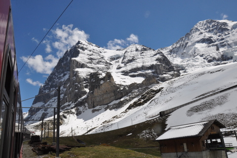 9日間ＥＵ周遊旅行~ｽｲｽ登山鉄道・ﾕﾝｸﾞﾗｳﾖｯﾎ~_b0131786_7491396.jpg