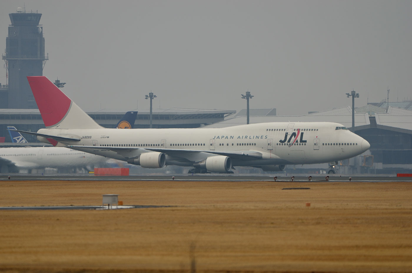 JAL B747-400国際線最終便・成田着陸【JA8089】 : SKY LOUNGE GARDEN 