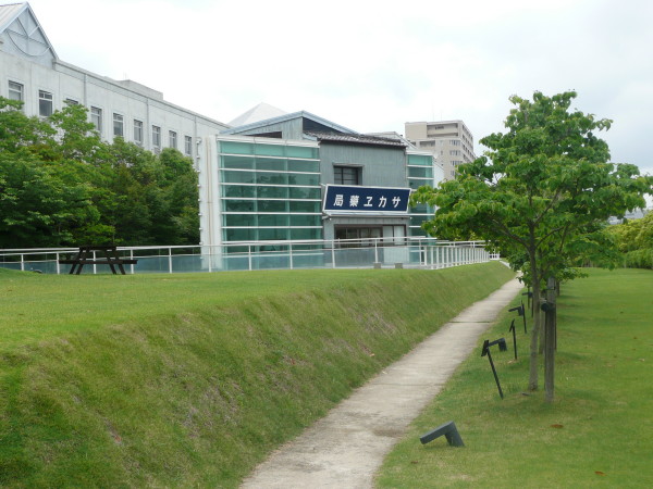 流通科学大学中内功記念館に移築されたサカエ薬局_b0118987_848381.jpg