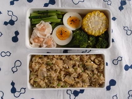 あさり玄米ごはん弁当_c0137797_23162482.jpg