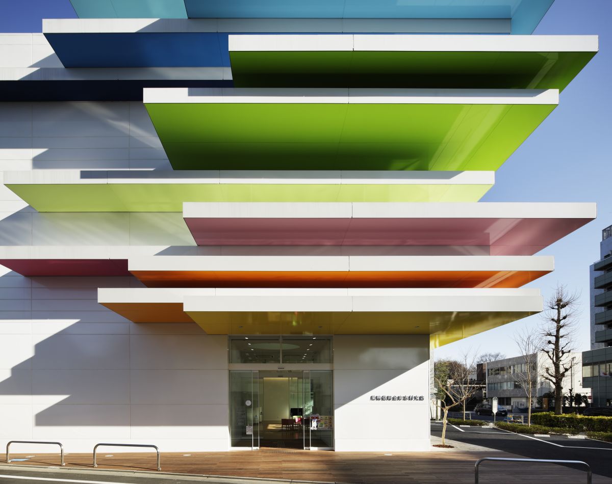 Sugamo Shinkin Bank by Emmanuelle Moureaux_e0138804_1716121.jpg