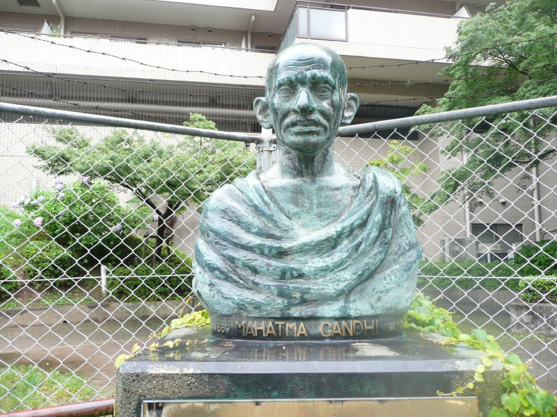 ガンジーの胸像と神戸文書館 2012-6-20追記_b0118987_7215593.jpg
