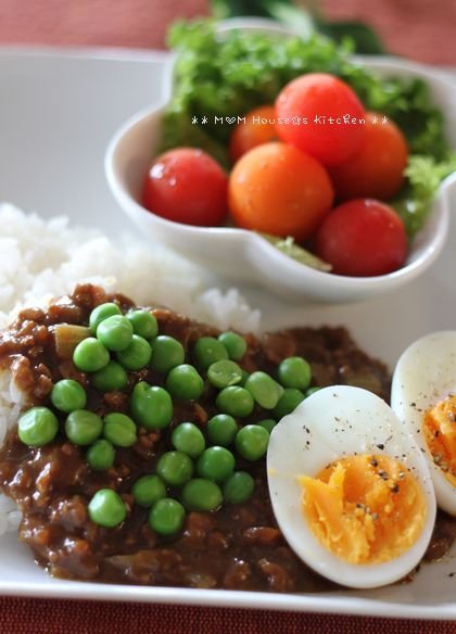 休日ごはん　☆　簡単ひき肉カレー♪_c0139375_14592287.jpg