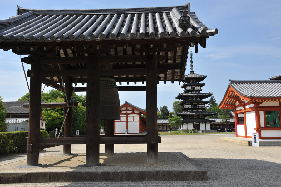 薬師寺 と 玄奘三蔵院 （奈良）_a0042310_920266.jpg