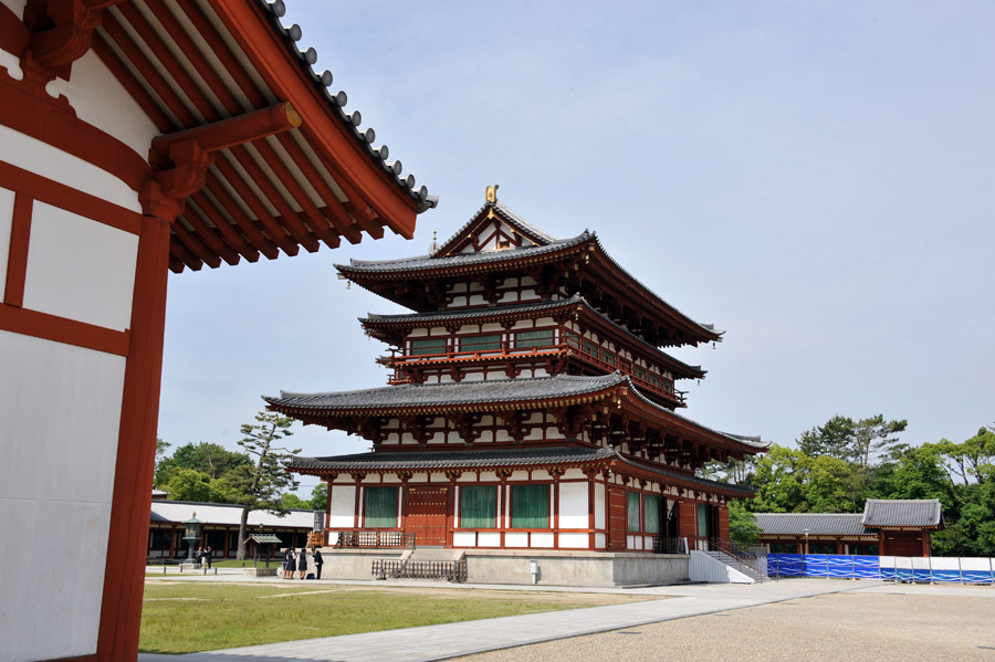 薬師寺 と 玄奘三蔵院 (奈良)_a0042310_9213948.jpg
