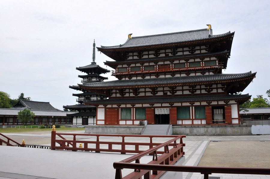 薬師寺 と 玄奘三蔵院 (奈良)_a0042310_929770.jpg