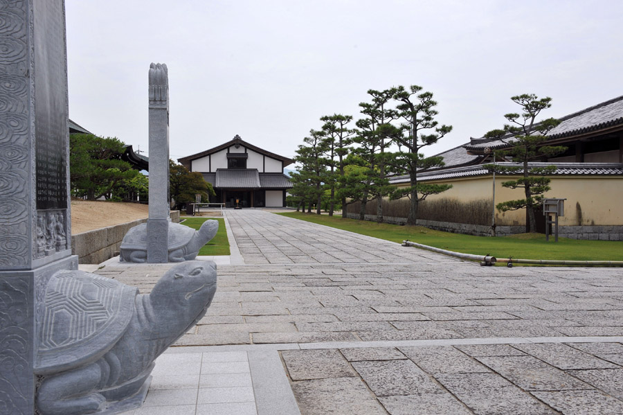 薬師寺 と 玄奘三蔵院 (奈良)_a0042310_9464554.jpg